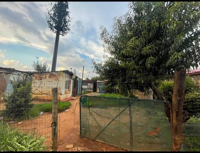 LAND FOR SALE IN KANANA PARK
